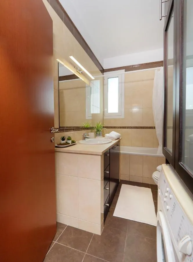 이라클리온 Gpk Bright & Stylish 4Br - Central With Free Parking 아파트